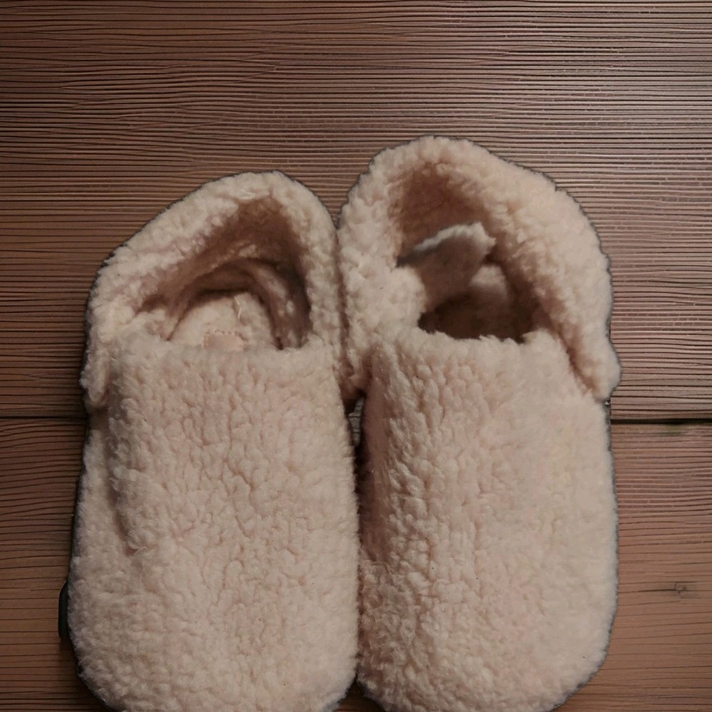 Crocs Classic Cozzzy Slipper Pink Clay Juniors Size US 1 Fuzzy Shoes